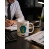 Taza blanca "propiedad de un atractivo e inteligente contador"