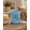 Taza "La abogada necesita café y chismecito legal"