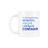 Taza blanca "propiedad de un atractivo e inteligente contador"